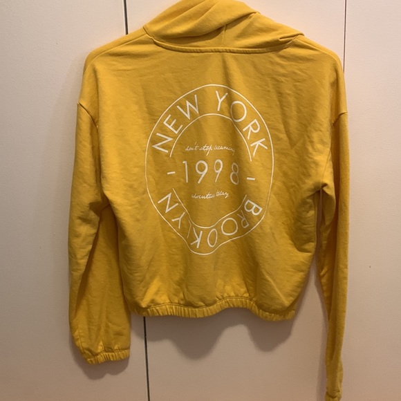 Yellow New York sweater - Picture 2 of 2